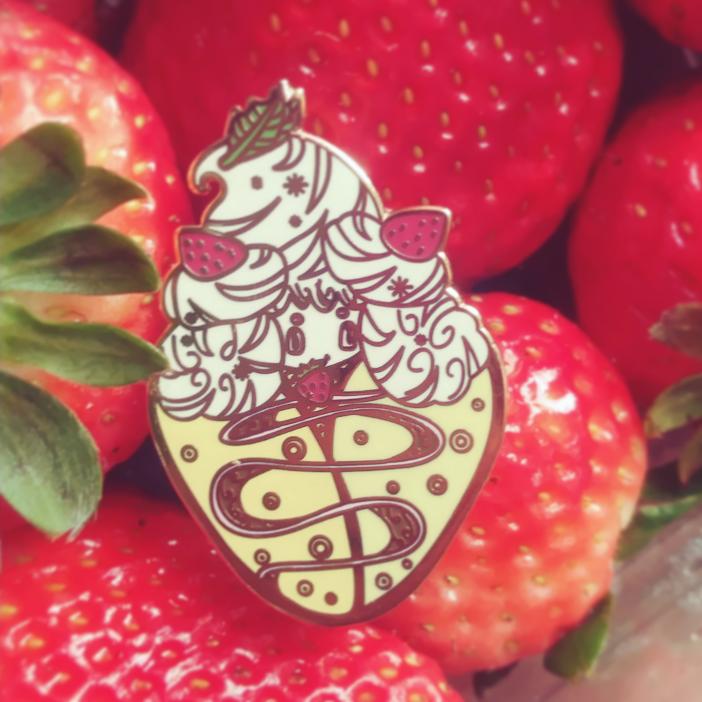 Alcremie Crepe Enamel Pin